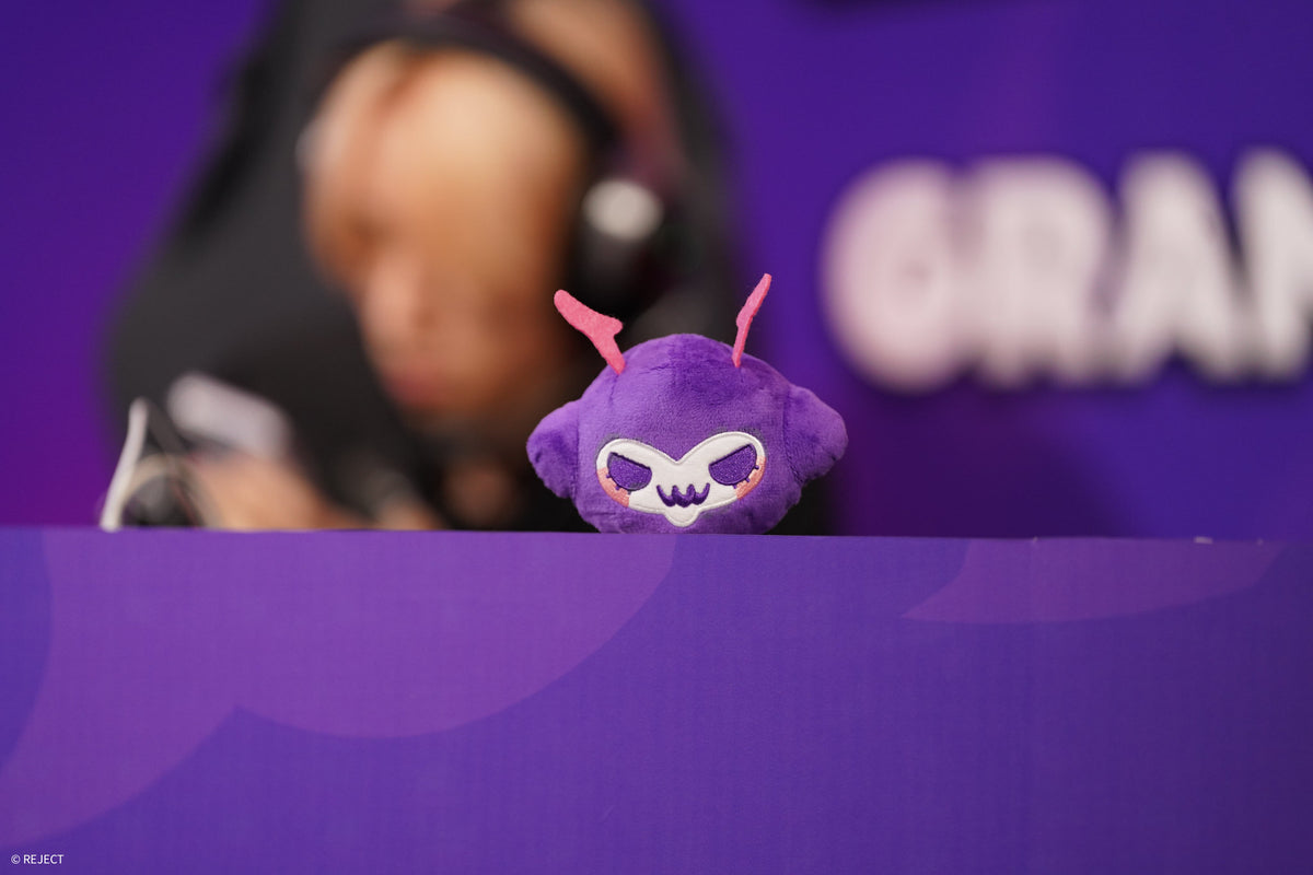 JEJE PLUSH KEY HOLDER