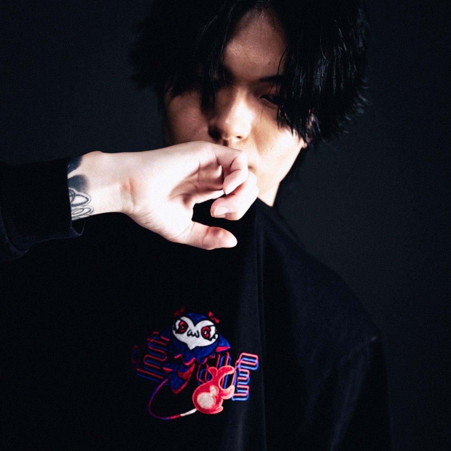 REJECT JEJE GRAPHIC TEE BLK
